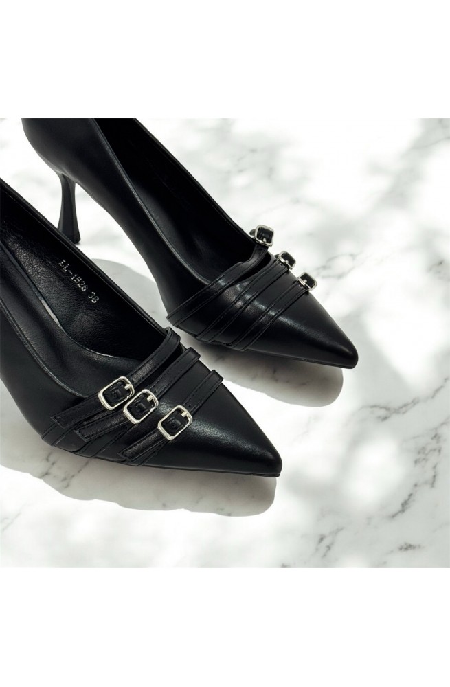 Γυναικεία γόβα μαύρη με λουράκια