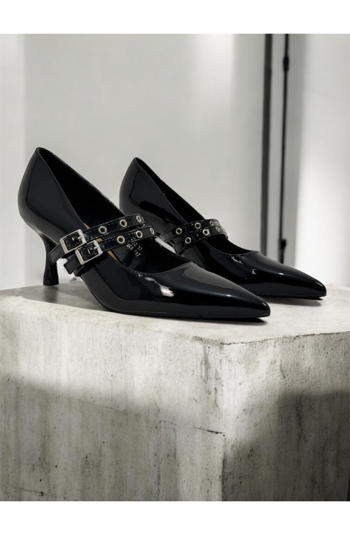 Γόβα μυτερή με λουράκια μαύρη