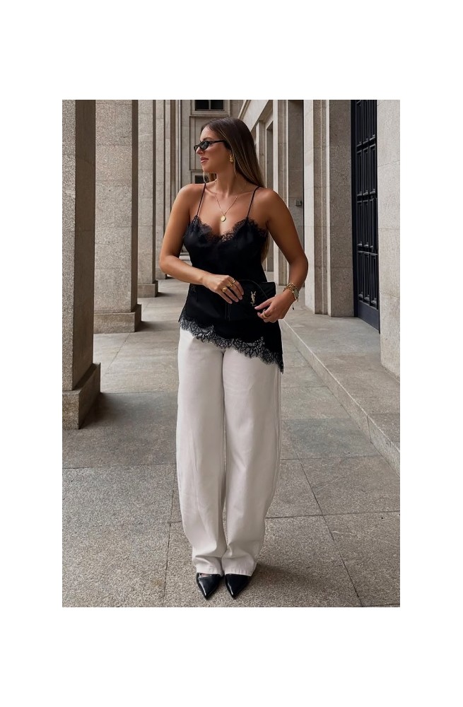 Γυναικείο ασύμμετρο lingerie με δαντέλα